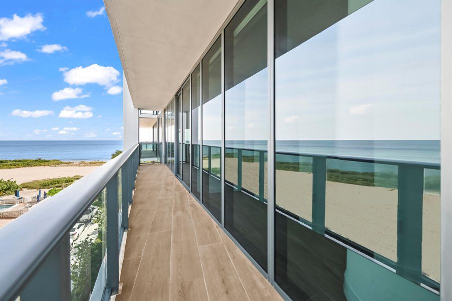 Exterior details and patio area of a home in Casamar, Pompano Beach (Image 30).