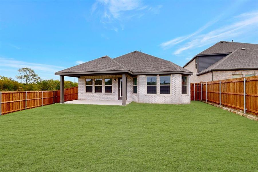 Exterior details and patio area of a home in Forest Park, Princeton (Image 4).