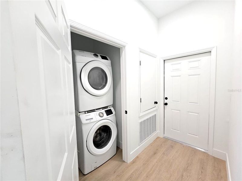 Furnished interior view inside a new home in , Ocala (Image 37).