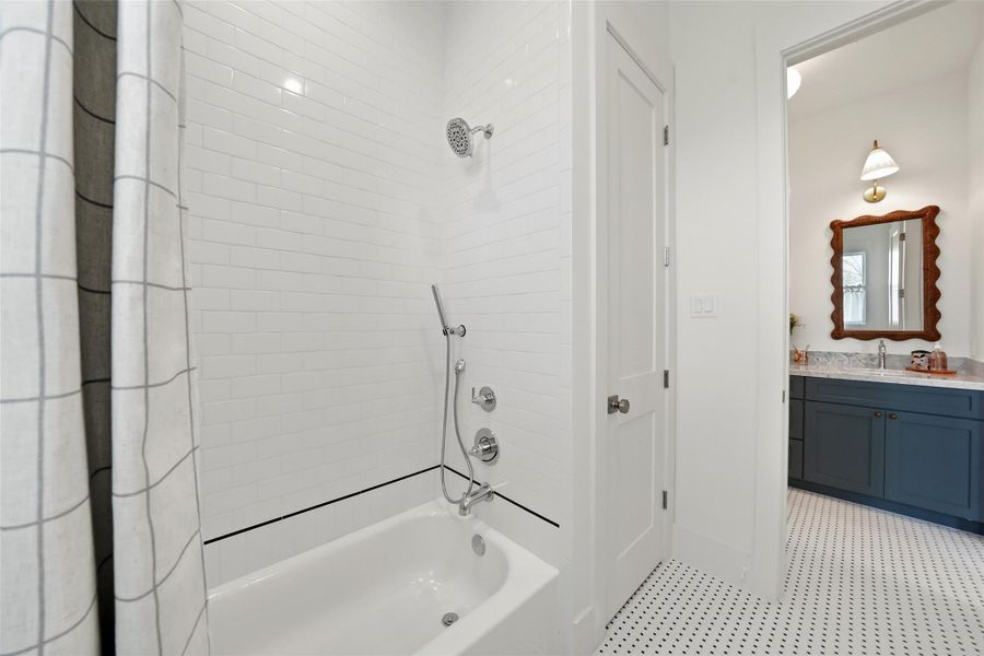 Furnished interior view inside a new home in , Houston (Image 7).