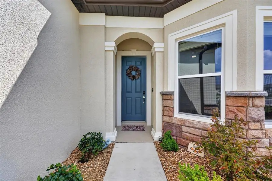 Exterior details and patio area of a home in , Ocala (Image 3).