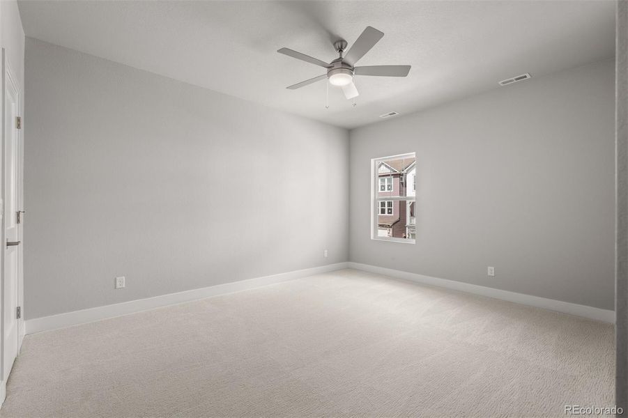 Spacious, unfurnished interior of a new home in Trailside at Cottonwood Creek, Colorado Springs (Image 31).