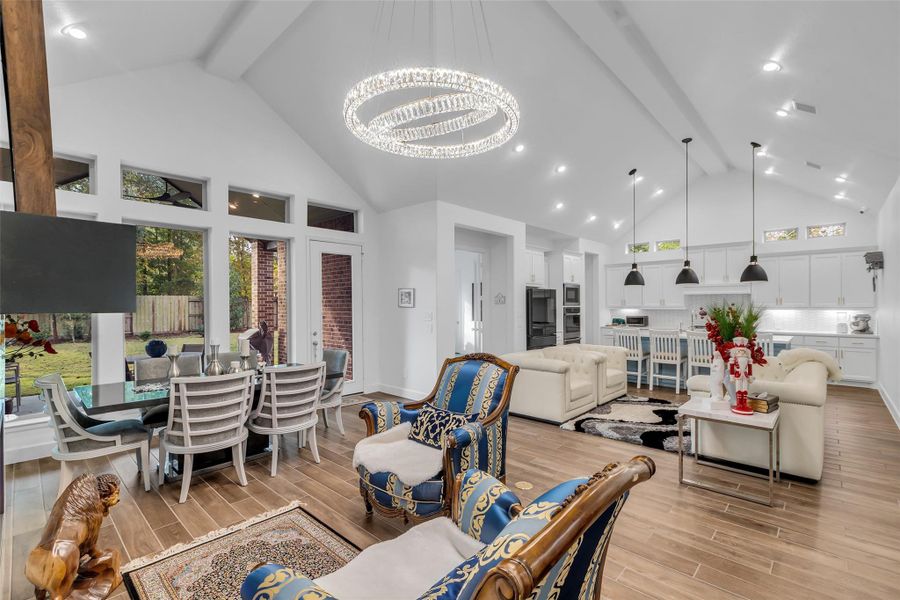 Open concept with vaulted ceilings Open concept with vaulted ceilings