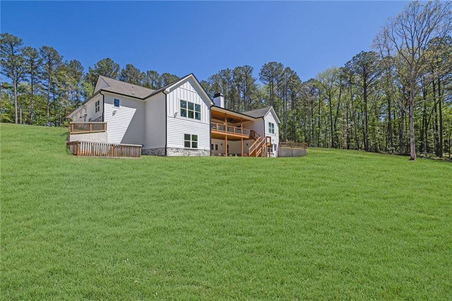 Exterior details and patio area of a home in , Monroe (Image 36).