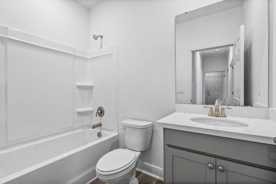 Furnished interior view inside a new home in Lake Merial, Panama City (Image 3).