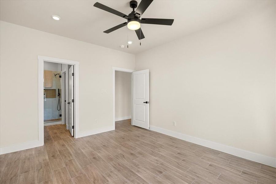 Spacious, unfurnished interior of a new home in , Granbury (Image 23). Spacious, unfurnished interior of a new home in , Granbury (Image 23).