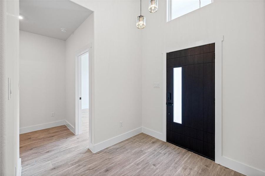 Spacious, unfurnished interior of a new home in , Granbury (Image 24). Spacious, unfurnished interior of a new home in , Granbury (Image 24).