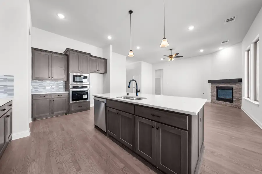 Furnished interior view inside a new home in Levante, Waxahachie (Image 9).