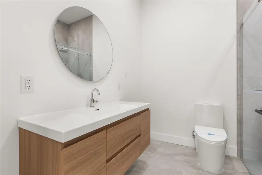 Furnished interior view inside a new home in , Windermere (Image 38).