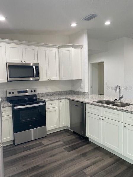Furnished interior view inside a new home in , Ocklawaha (Image 10).