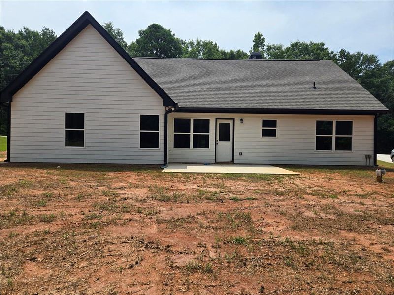 Exterior details and patio area of a home in , Hartwell (Image 4).