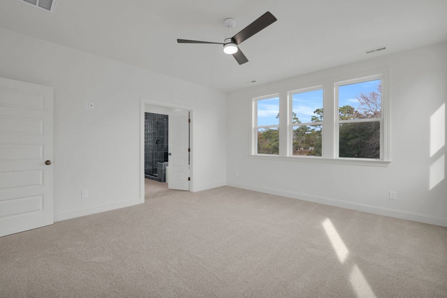Representative unfurnished interior of a home built from the The Hampton by RobuckHomes in Windwater, Hampstead (Image 55).