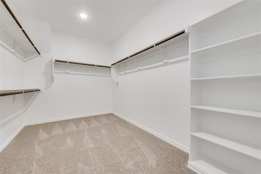 Spacious, unfurnished interior of a new home in Spiritas Ranch, Little Elm (Image 17).