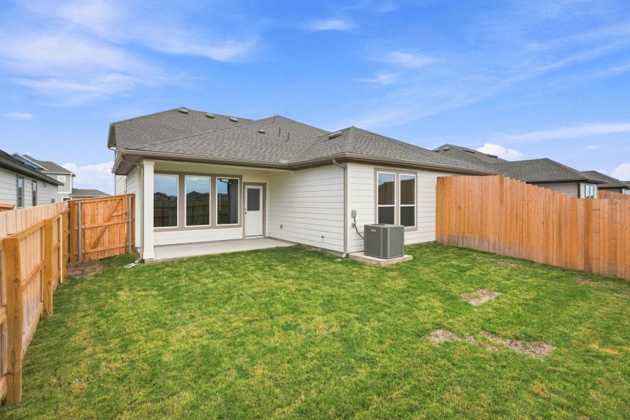 New Home in TAYLOR, TX.  - Slide 6