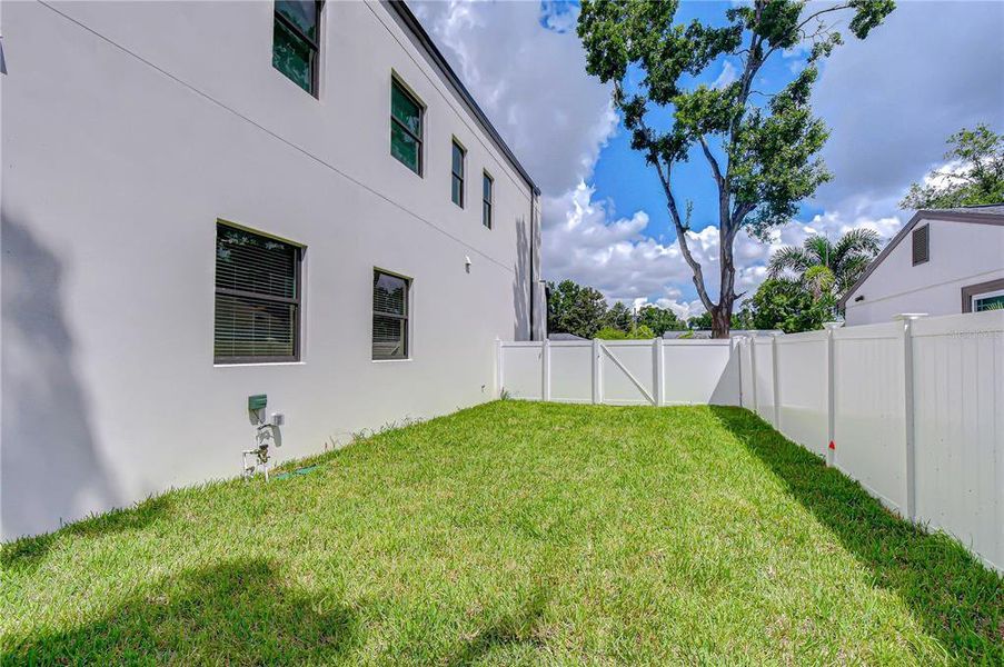 Exterior details and patio area of a home in , Tampa (Image 34).