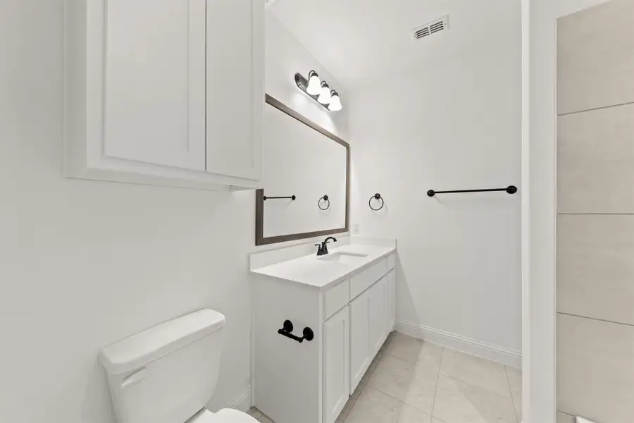 Representative furnished interior of a home built from the Newport by Windsor Homes in Nelson Lake Estates, Rockwall (Image 14).