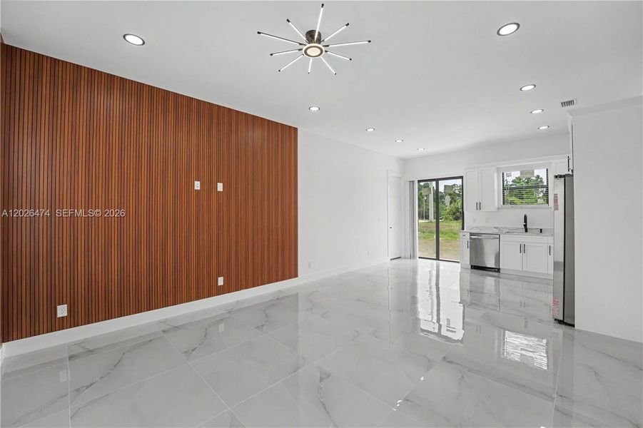 Spacious, unfurnished interior of a new home in , Lehigh Acres (Image 9).