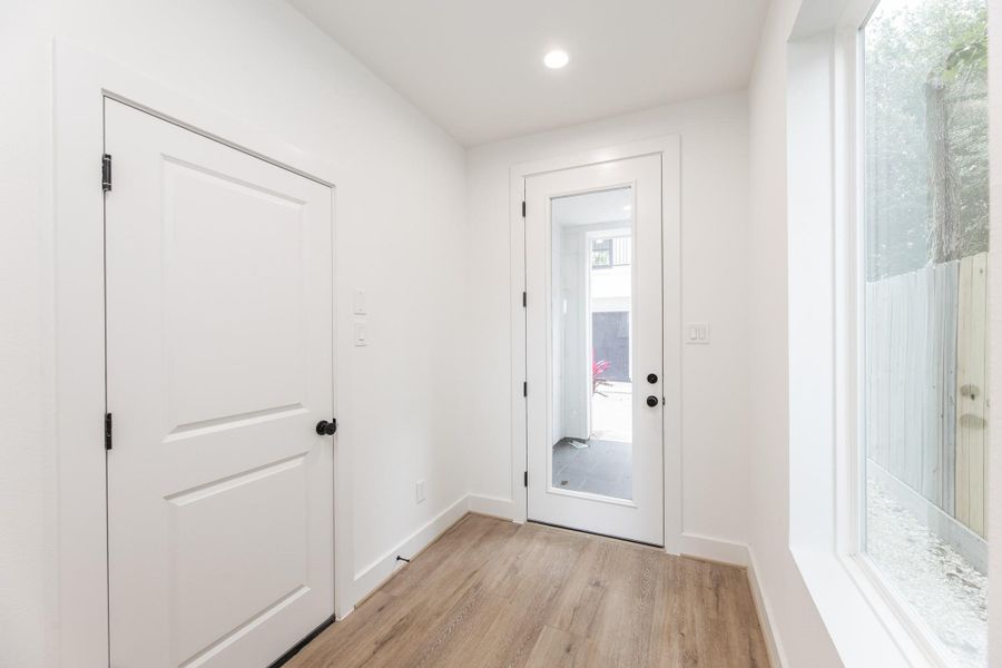 Spacious, unfurnished interior of a new home in , Houston (Image 39).
