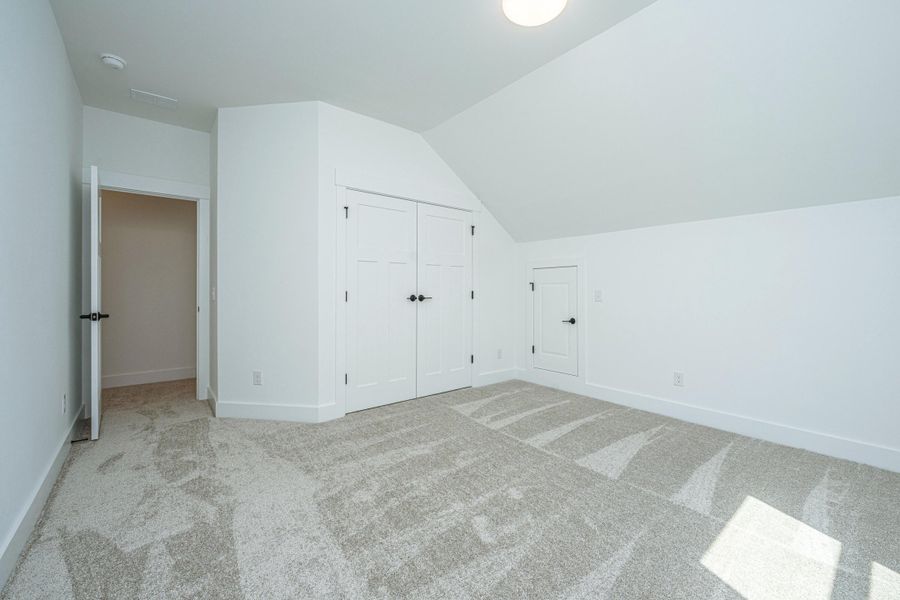 Spacious, unfurnished interior of a new home in , Ridgeville (Image 28).