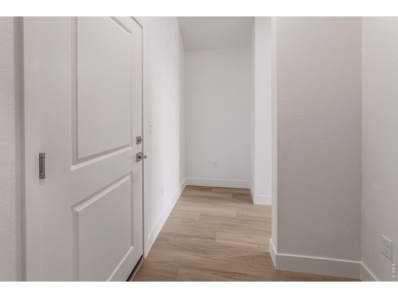 Spacious, unfurnished interior of a new home in , Timnath (Image 28).