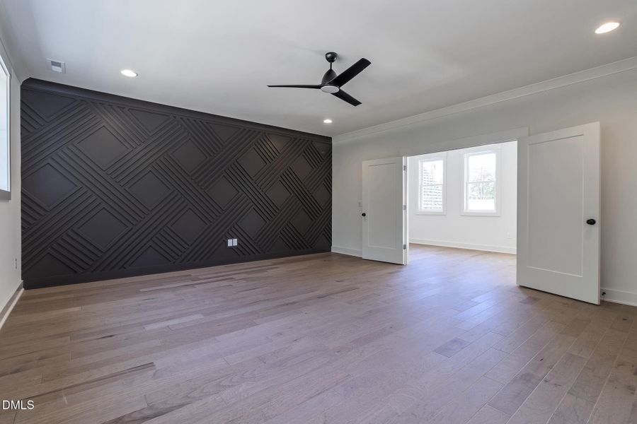 300_MEADOW_WALK_DR_INTERIOR_62