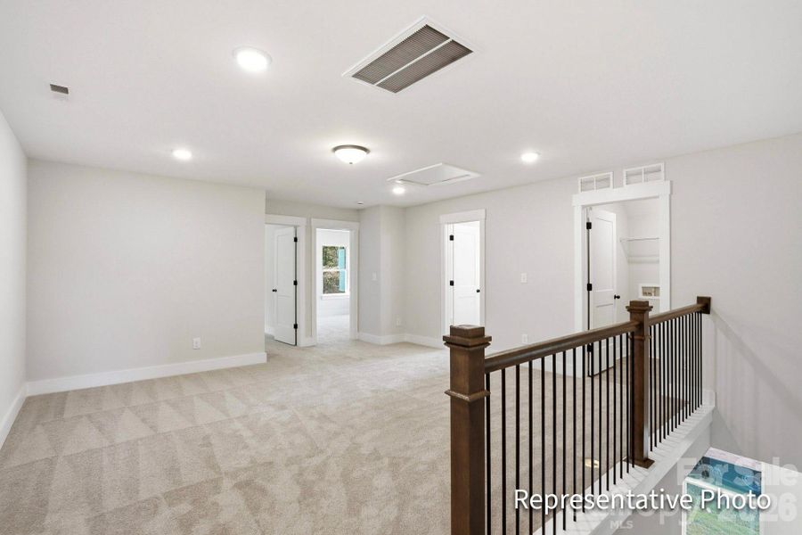 Spacious, unfurnished interior of a new home in Harrisburg Village, Harrisburg (Image 13).