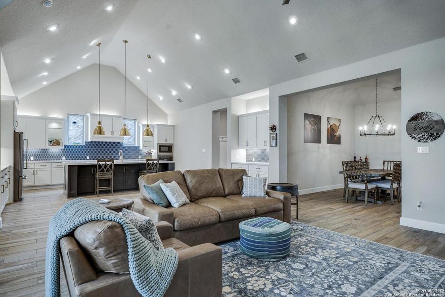 Furnished interior view inside a new home in Balcones Creek 70', Boerne (Image 36).