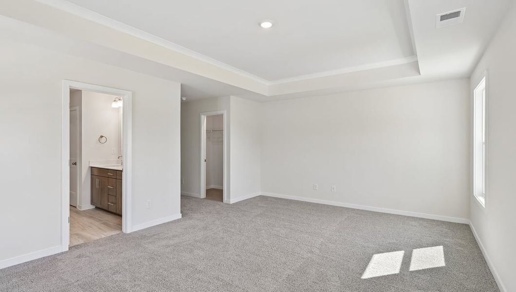 Spacious, unfurnished interior of a new home in Oak Grove Hill, Huntersville (Image 33).