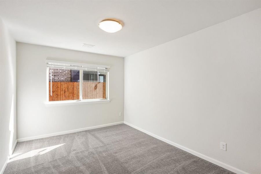 Spacious, unfurnished interior of a new home in Eagle Glen Elements, Alvarado (Image 24).