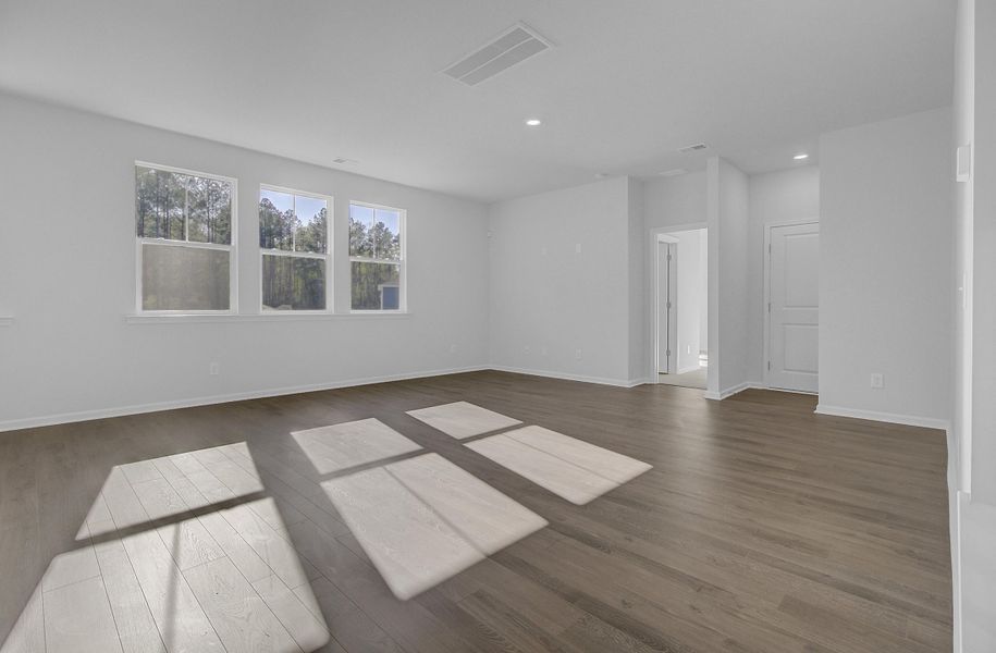 Spacious, unfurnished interior of a new home in Heron's Walk at Summers Corner, Summerville (Image 28).