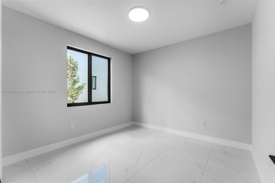 Spacious, unfurnished interior of a new home in , Miami (Image 11).