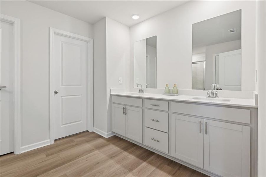 Furnished interior view inside a new home in Ivey Township, Dallas (Image 41).