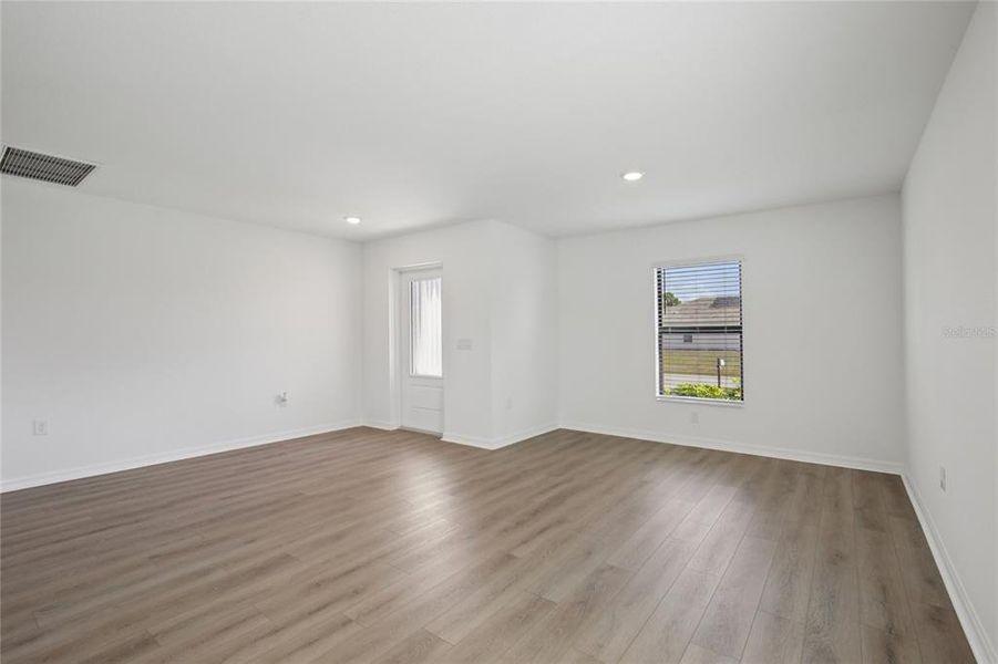 Spacious, unfurnished interior of a new home in , Port Charlotte (Image 30).