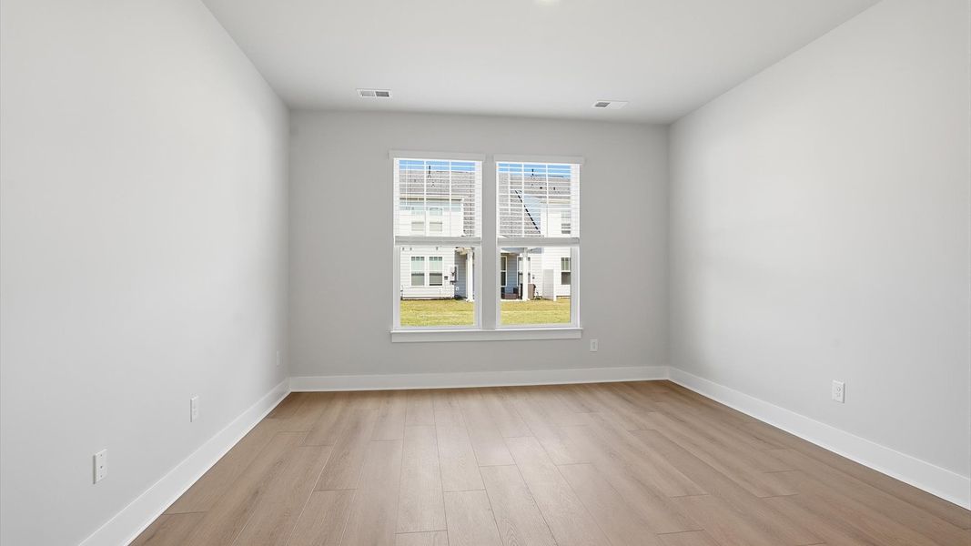 Desirable primary suite layout with spacious en suite bath in a proven, established community Desirable primary suite layout with spacious en suite bath in a proven, established community