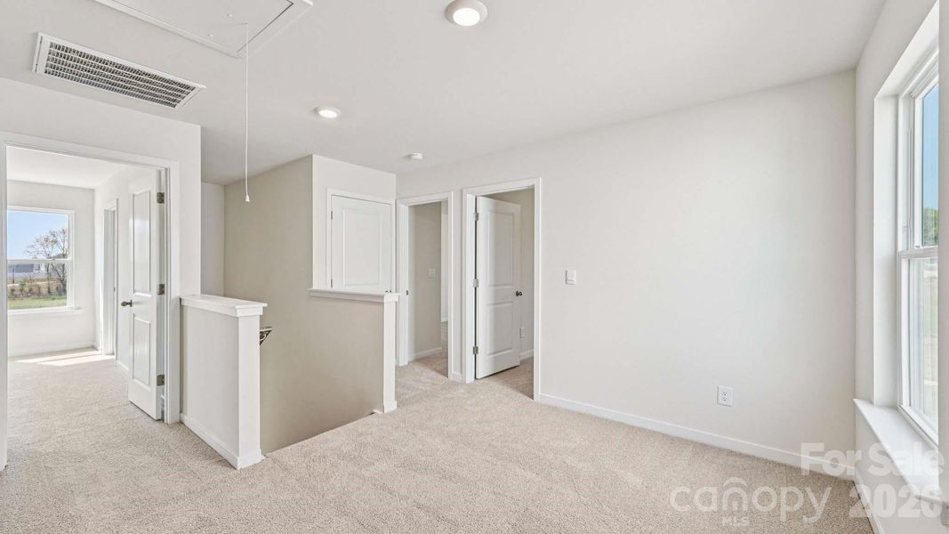 Spacious, unfurnished interior of a new home in Clark Creek Landing, Lincolnton (Image 25).