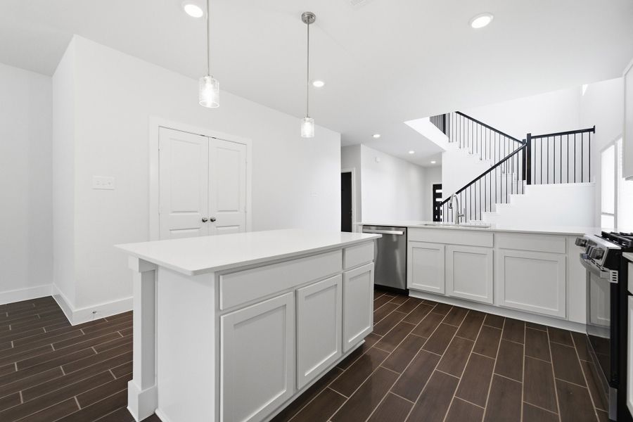 Furnished interior view inside a new home in Magnolia Springs, Montgomery (Image 9).