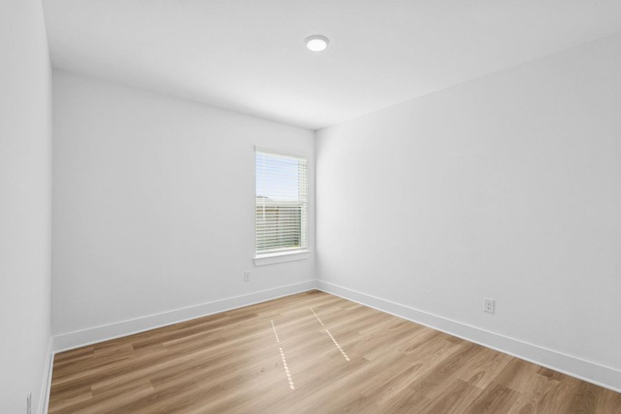 Spacious, unfurnished interior of a new home in Lago Mar, Santa Fe (Image 31).