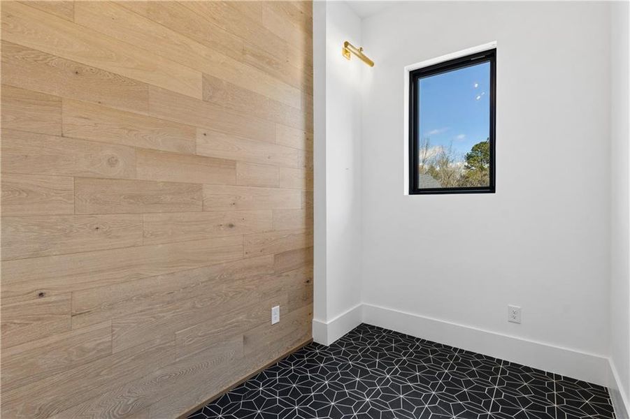 Spacious, unfurnished interior of a new home in , Roswell (Image 45).