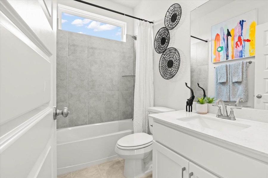 Furnished interior view inside a new home in Meyer Ranch, New Braunfels (Image 48).