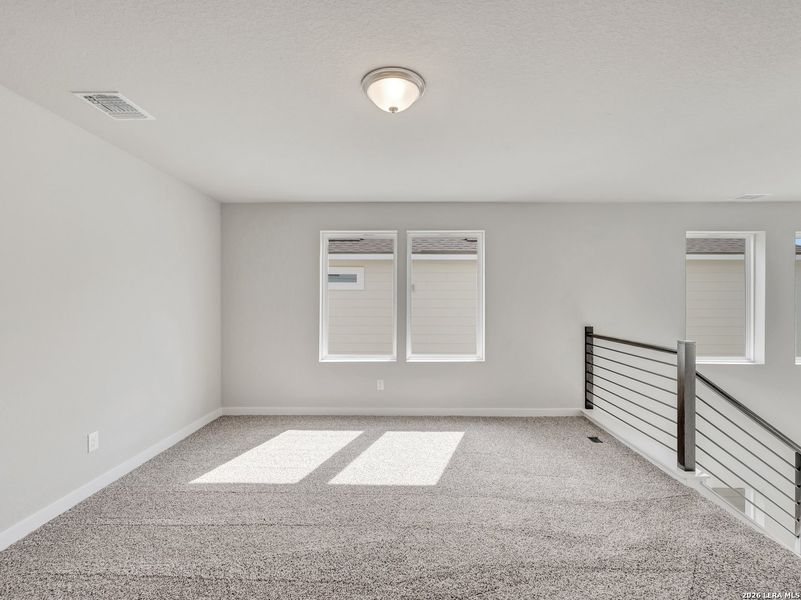 Spacious, unfurnished interior of a new home in Fairway Crossing, San Antonio (Image 23).