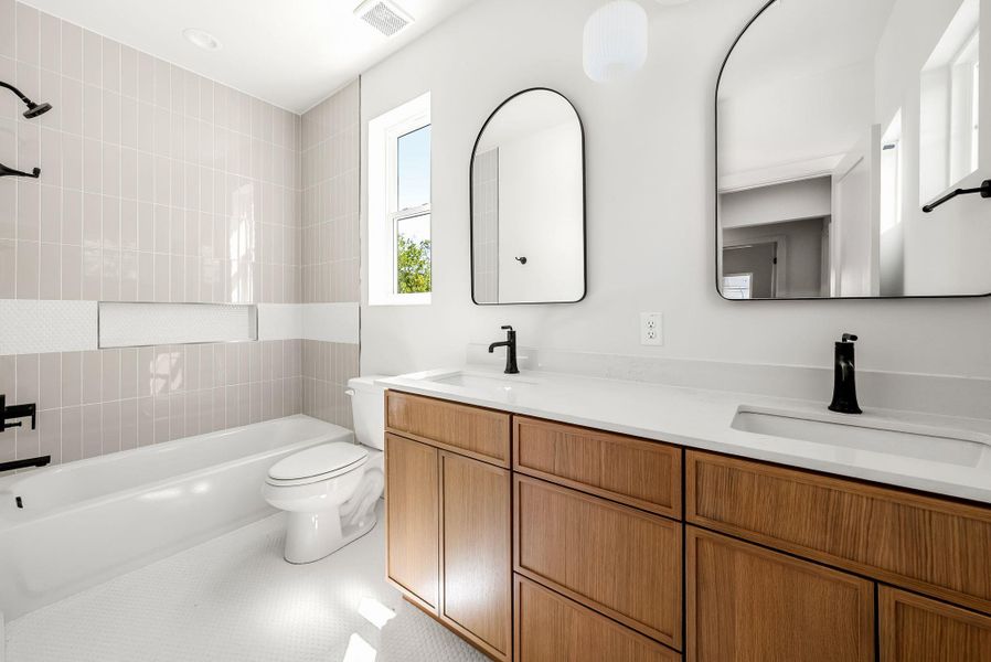 Furnished interior view inside a new home in , Austin (Image 18).