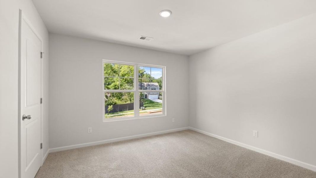 Spacious, unfurnished interior of a new home in Fairhaven, Lithia Springs (Image 26).