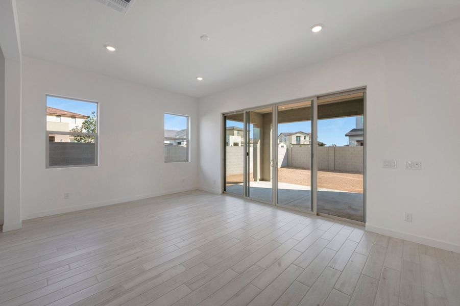 Spacious, unfurnished interior of a new home in Soleo, San Tan Valley (Image 27). Spacious, unfurnished interior of a new home in Soleo, San Tan Valley (Image 27).