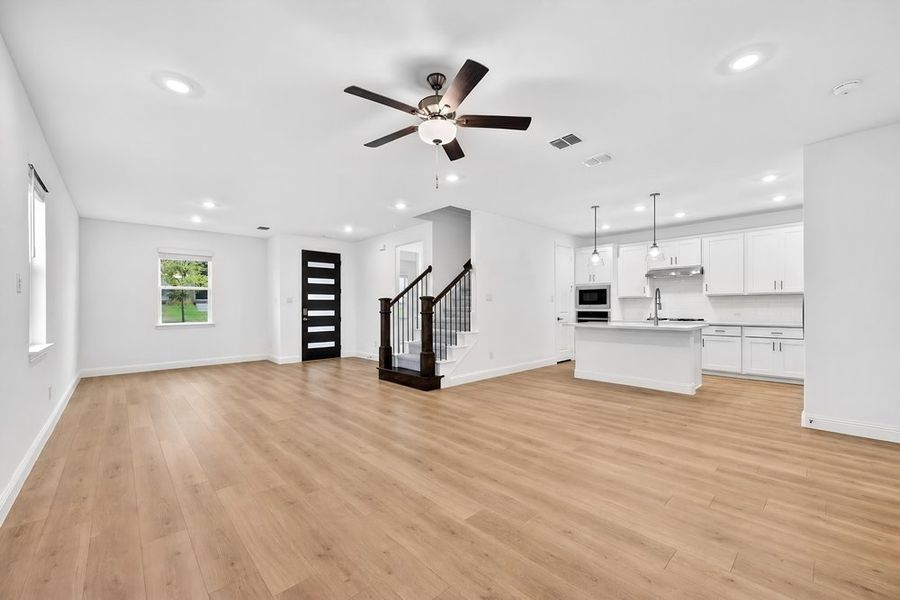 Spacious, unfurnished interior of a new home in Cross Creek Meadows, Celina (Image 16).