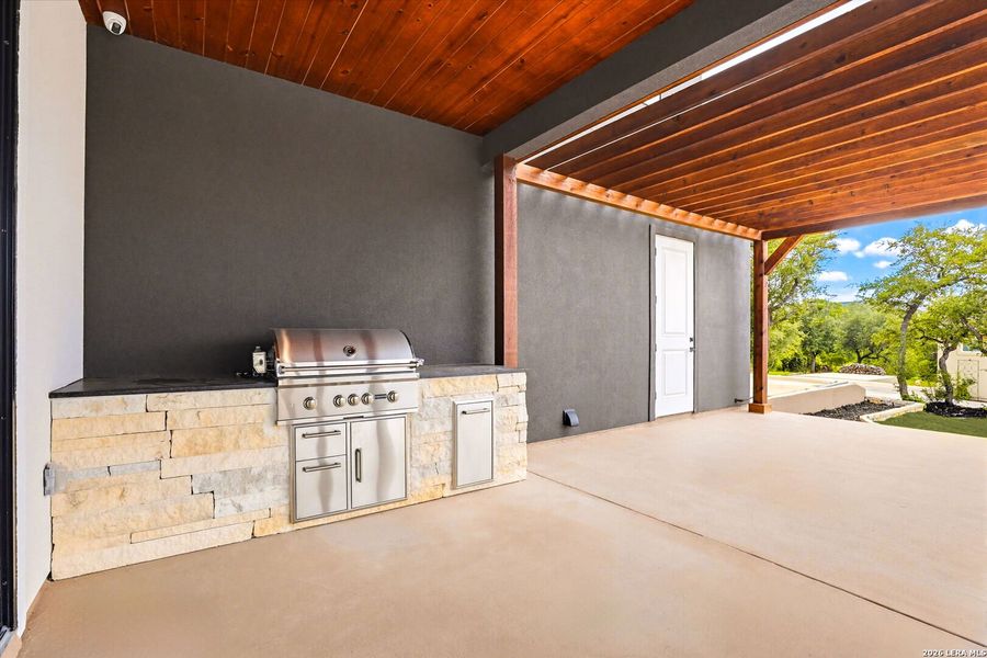 Exterior details and patio area of a home in , San Antonio (Image 26).