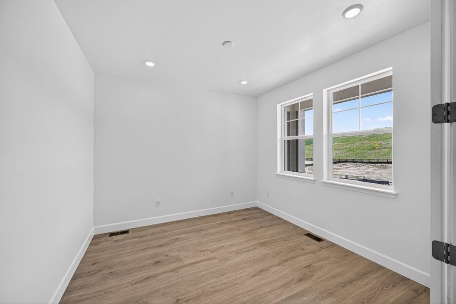 Spacious, unfurnished interior of a new home in Macanta, Castle Rock (Image 16). Spacious, unfurnished interior of a new home in Macanta, Castle Rock (Image 16).