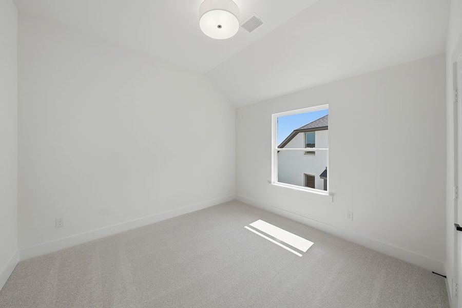 Spacious, unfurnished interior of a new home in Brookhollow West, Prosper (Image 38).