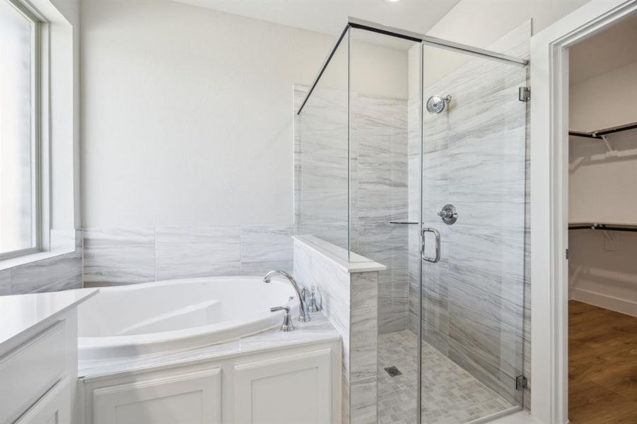 Furnished interior view inside a new home in Ellis Ranch Estates, Waxahachie (Image 11).