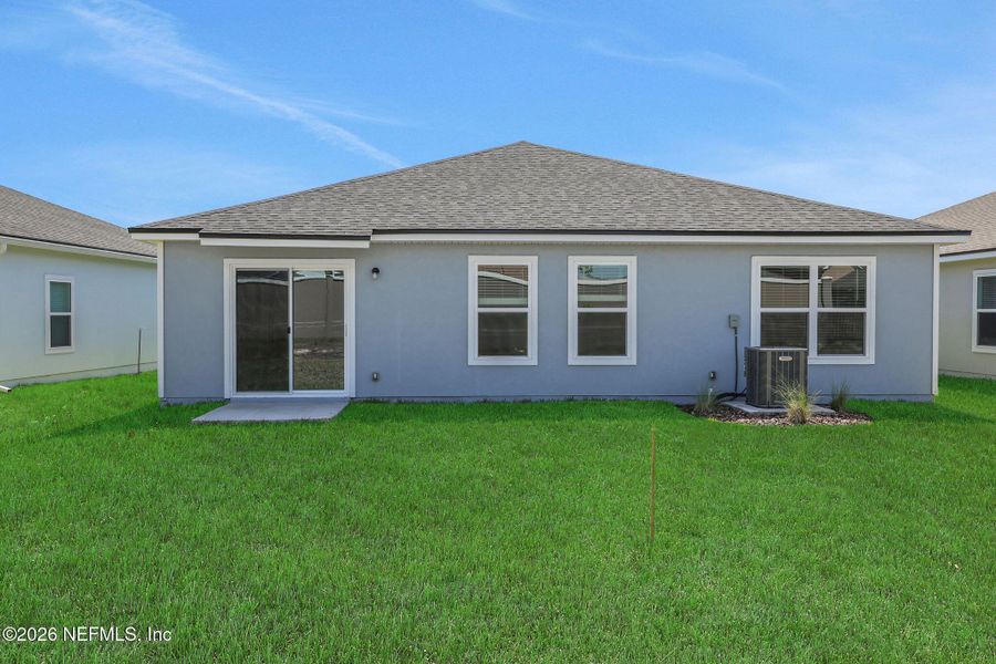 Exterior details and patio area of a home in Diamond Springs, Jacksonville (Image 3).