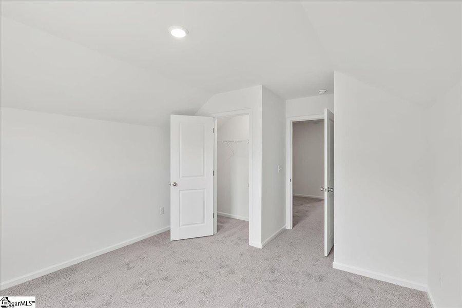 Spacious, unfurnished interior of a new home in Hazelwood, Boiling Springs (Image 25).